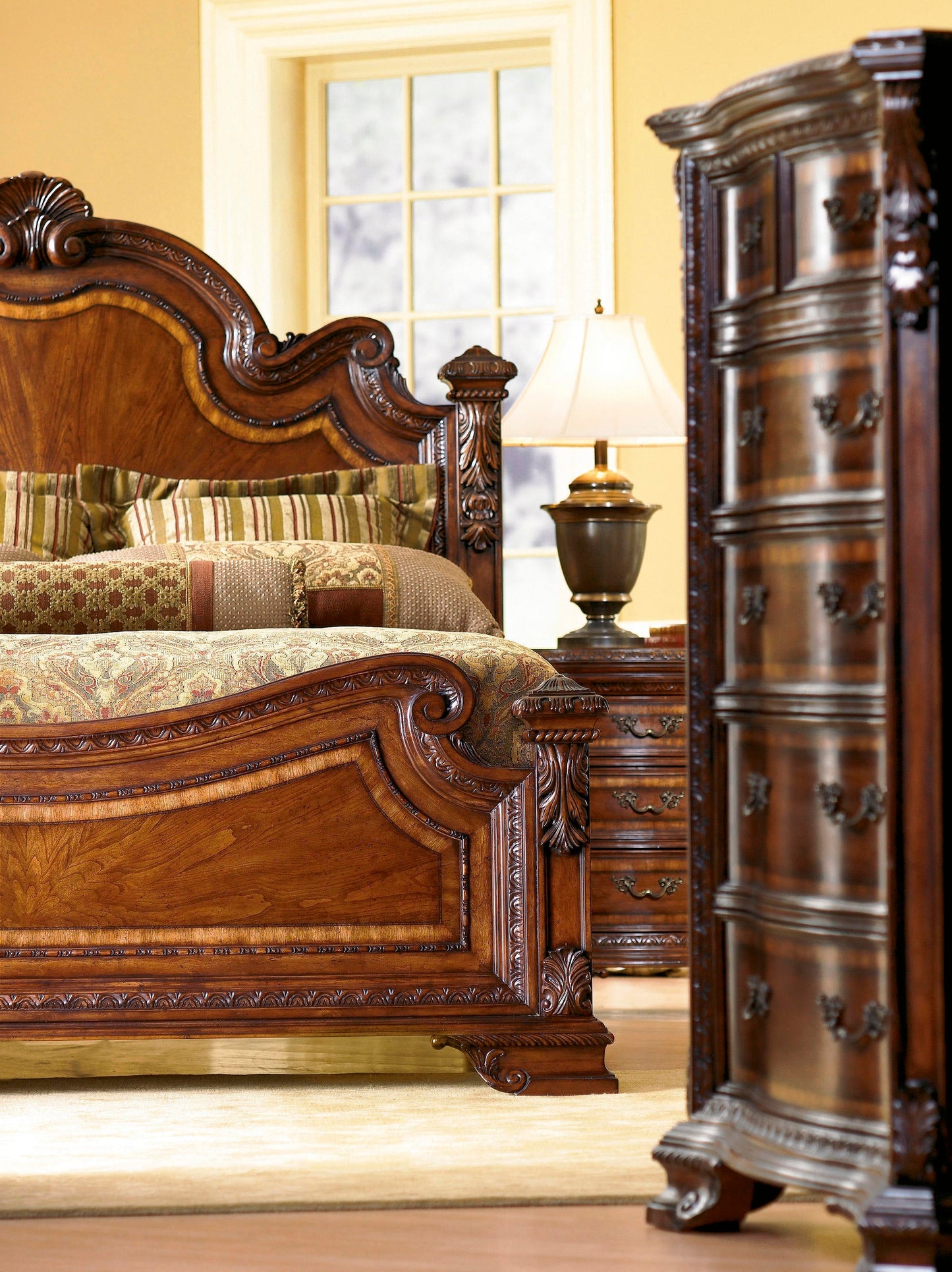 Old World Eastern King Estate Bed